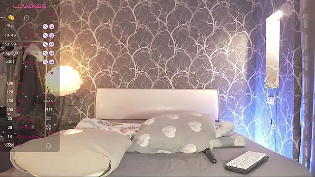 MiaMiaMeow online show from October 13, 1:22 pm