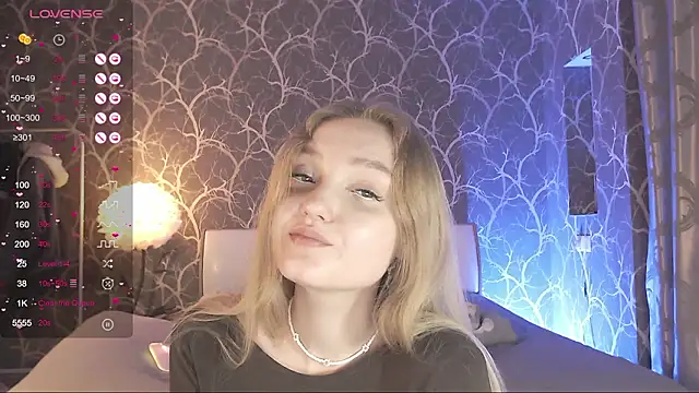 MiaMiaMeow online show from March 25, 6:25 pm