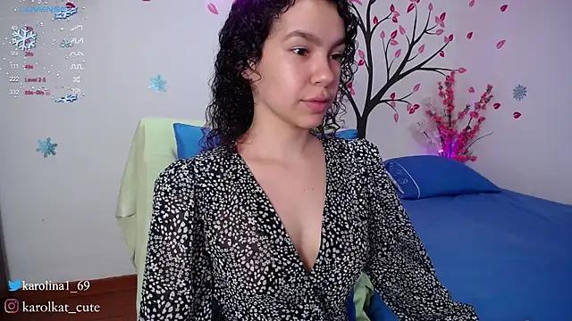 Karolina 1 online show from December 16, 2:05 pm