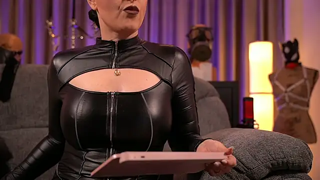 kelly kent online show from December 4, 3:15 am