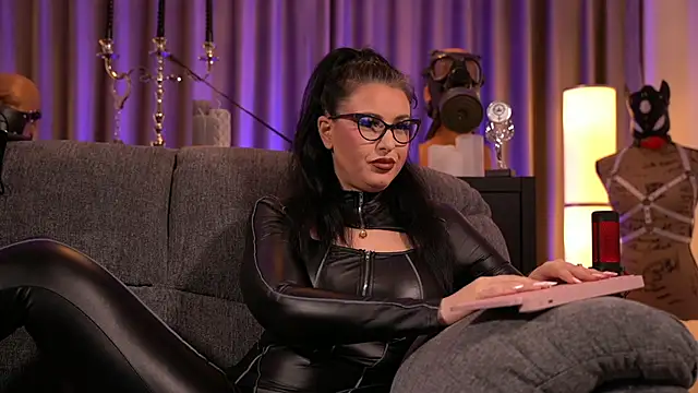 kelly kent online show from December 12, 1:10 am