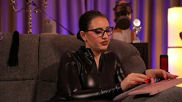 kelly kent online show from January 28, 2:11 am