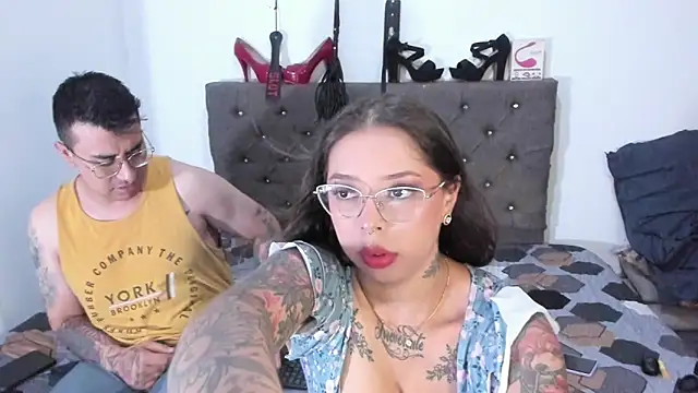 Snapshot of PaolaFuckDani chatting on January 21, 10:41 am PaolaFuckDani online show from January 21, 10:41 am