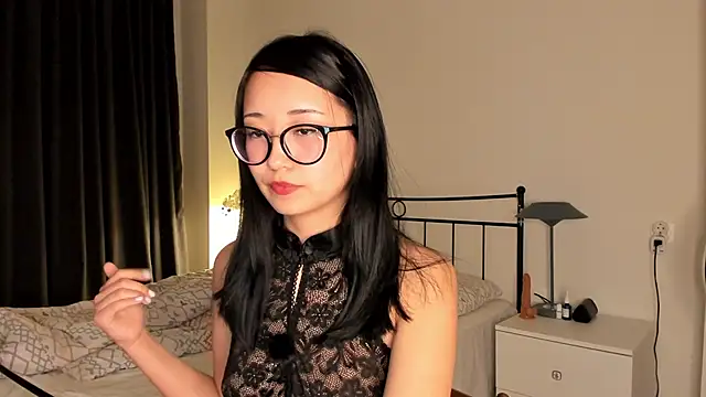 julias tapes online show from March 22, 8:48 pm