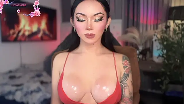 Snapshot of sassy_olivia chatting on June 25, 1:04 pm sassy olivia online show from June 25, 1:04 pm