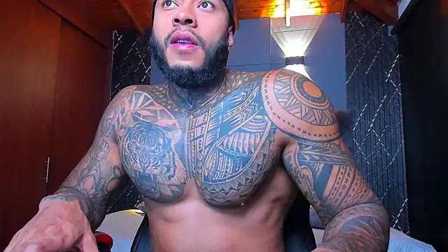 muscle man16 online show from December 9, 1:45 pm