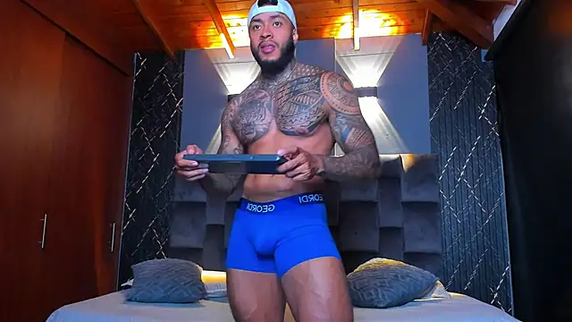 muscle man16 online show from January 12, 5:01 pm