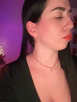 Emylia online show from December 14, 9:35 pm