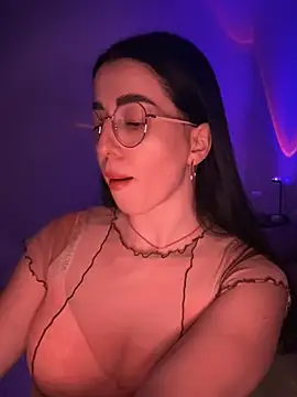 Emylia online show from February 16, 7:49 pm