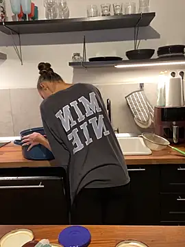 spottyyy online show from September 15, 4:29 pm