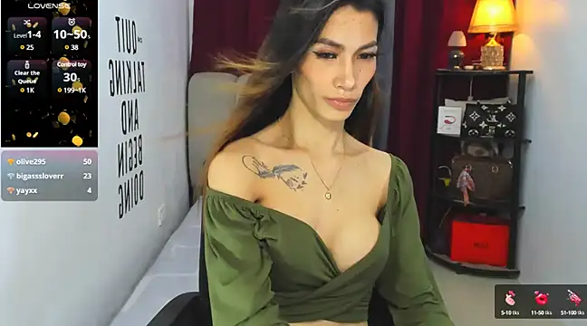 Snapshot of Trixie_Mattel21 chatting on March 19, 2:16 am Trixie Mattel21 online show from March 19, 2:16 am