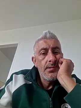 Snapshot of cuci45 chatting on April 10, 12:43 pm cuci45 online show from April 10, 12:43 pm