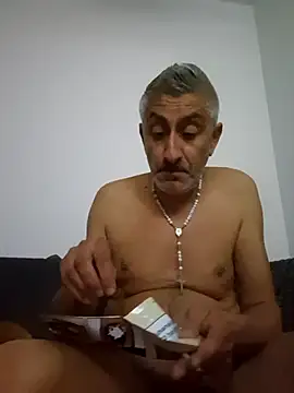 Snapshot of cuci45 chatting on June 7, 8:12 pm cuci45 online show from June 7, 8:12 pm