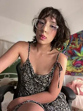 Snapshot of aurora_xoxo chatting on May 24, 3:22 am aurora xoxo online show from May 24, 3:22 am