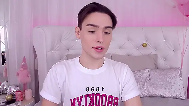 RobbyCharming online show from December 27, 7:46 pm