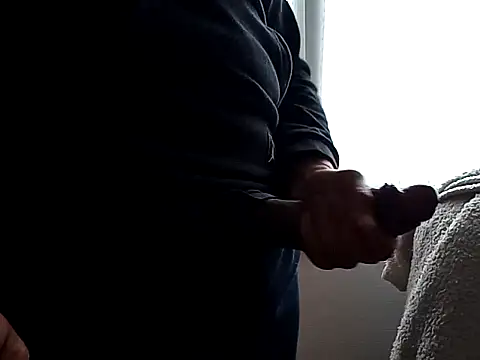 Snapshot of Malcomvs97 chatting on February 14, 2:47 pm Malcomvs97 online show from February 14, 2:47 pm