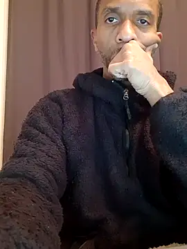 Snapshot of Malcomvs97 chatting on March 13, 1:45 am Malcomvs97 online show from March 13, 1:45 am