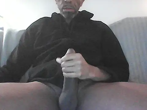 Snapshot of Malcomvs97 chatting on March 17, 6:06 am Malcomvs97 online show from March 17, 6:06 am