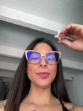 Snapshot of charlotte_stevenss_ chatting on January 17, 4:04 pm charlotte stevenss online show from January 17, 4:04 pm