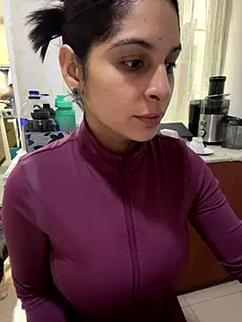 Snapshot of charlotte_stevenss_ chatting on November 4, 3:44 pm charlotte stevenss online show from November 4, 3:44 pm