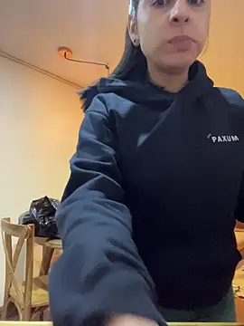 Snapshot of charlotte_stevenss_ chatting on November 16, 3:12 am charlotte stevenss online show from November 16, 3:12 am