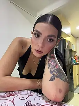 Snapshot of charlotte_stevenss_ chatting on December 15, 1:10 am charlotte stevenss online show from December 15, 1:10 am