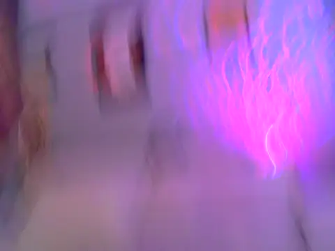 Snapshot of OSIRlS chatting on October 19, 4:40 pm OSIRlS online show from October 19, 4:40 pm