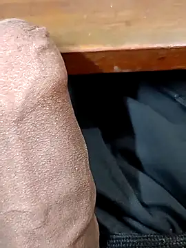 Snapshot of wrong_man25 chatting on March 29, 11:49 pm wrong man25 online show from March 29, 11:49 pm