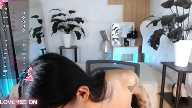 Snapshot of Unforttable_Anisha chatting on December 2, 1:28 pm Unforttable Anisha online show from December 2, 1:28 pm