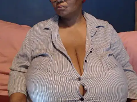 CUTEFIRMMELONSS online show from December 28, 3:37 am