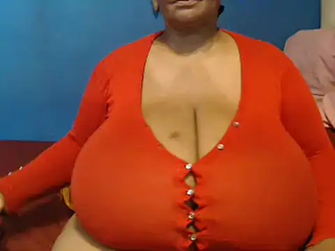 CUTEFIRMMELONSS online show from December 31, 2:58 pm