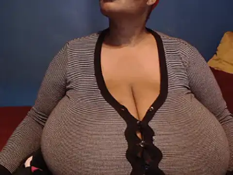 CUTEFIRMMELONSS online show from January 16, 6:27 pm