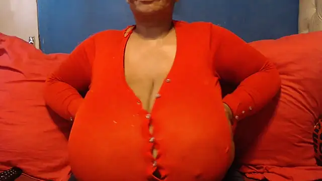 CUTEFIRMMELONSS online show from November 25, 9:09 am