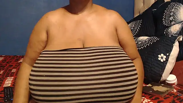 CUTEFIRMMELONSS online show from March 21, 3:55 am