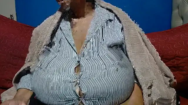 CUTEFIRMMELONSS online show from June 6, 4:06 am