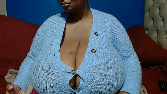CUTEFIRMMELONSS online show from June 11, 9:35 pm