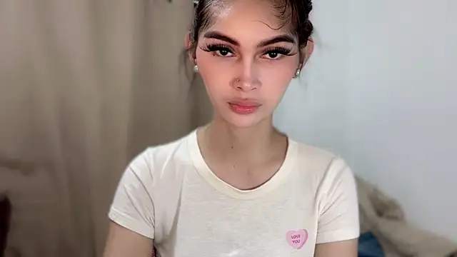 ehotlovea  online show from February 9, 11:58 am