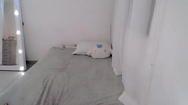 Youlittlepervertt  online show from July 31, 1:38 am