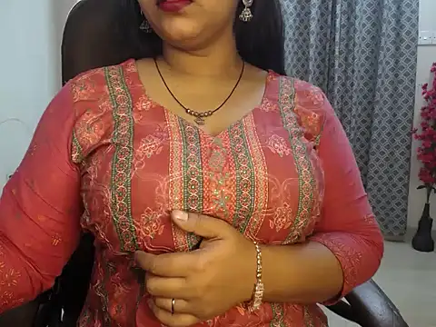 Queen Jessia online show from December 11, 3:35 am