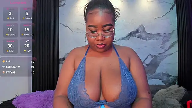 Snapshot of Darnellqueen chatting on April 17, 11:08 pm Darnellqueen online show from April 17, 11:08 pm