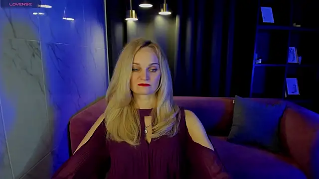 Snapshot of SaraSubtlety chatting on September 16, 1:34 pm SaraSubtlety online show from September 16, 1:34 pm