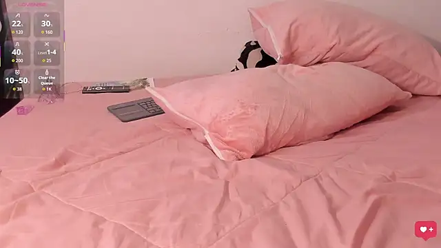 Snapshot of lara_murphy chatting on March 21, 10:13 pm lara murphy online show from March 21, 10:13 pm