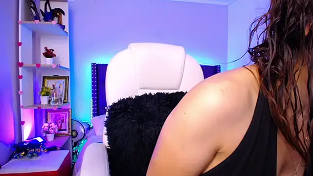 Miley Walker1 online show from January 25, 11:44 am