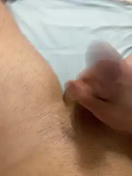 Snapshot of Pascutt chatting on February 21, 10:44 pm Pascutt online show from February 21, 10:44 pm