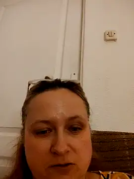 Snapshot of She-devilx chatting on June 17, 10:32 pm She-devilx online show from June 17, 10:32 pm