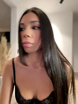 Snapshot of EllaSanz_ chatting on September 26, 10:47 pm EllaSanz  online show from September 26, 10:47 pm