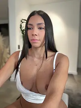 Snapshot of EllaSanz_ chatting on October 10, 9:14 pm EllaSanz  online show from October 10, 9:14 pm