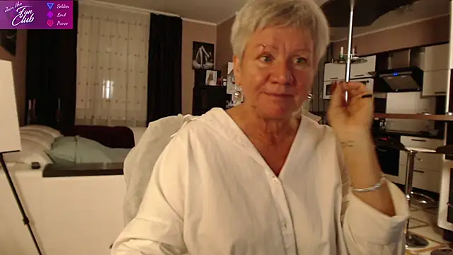 roxana brooks online show from December 14, 4:31 pm