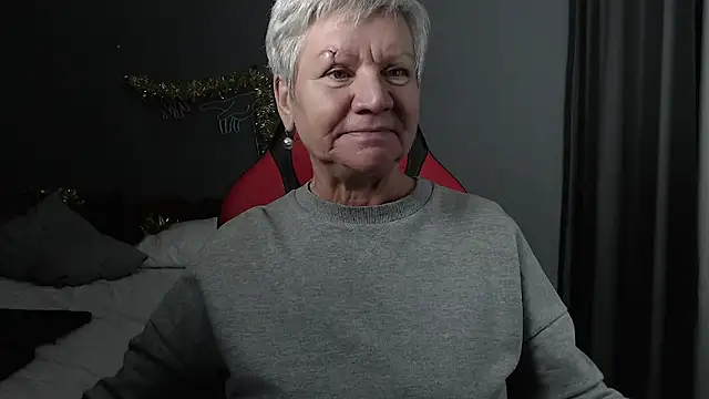 roxana brooks online show from December 15, 1:11 pm