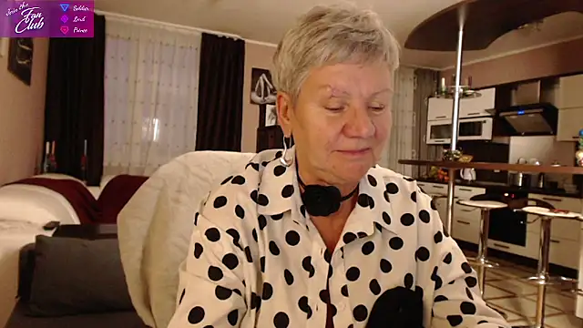 roxana brooks online show from December 29, 1:38 pm